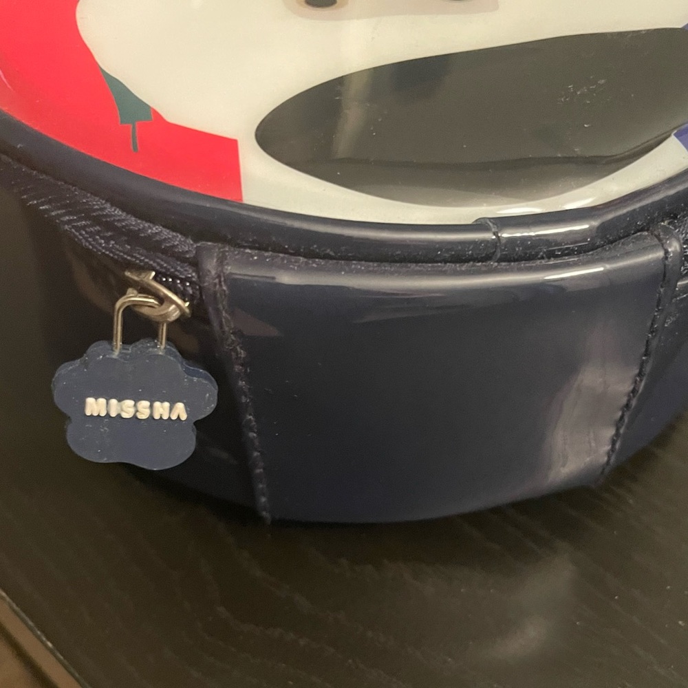 Round Cosmetics Case By Missha View 2